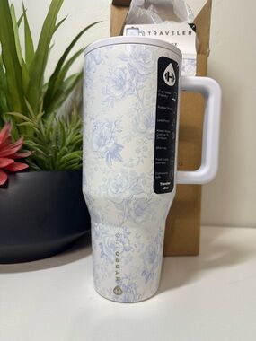 HydroJug Cherish 40 oz Floral Traveler- Light Blue & White